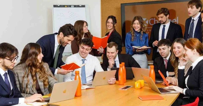 Il Natale 2025 secondo l'studio crosscanale di XChannel